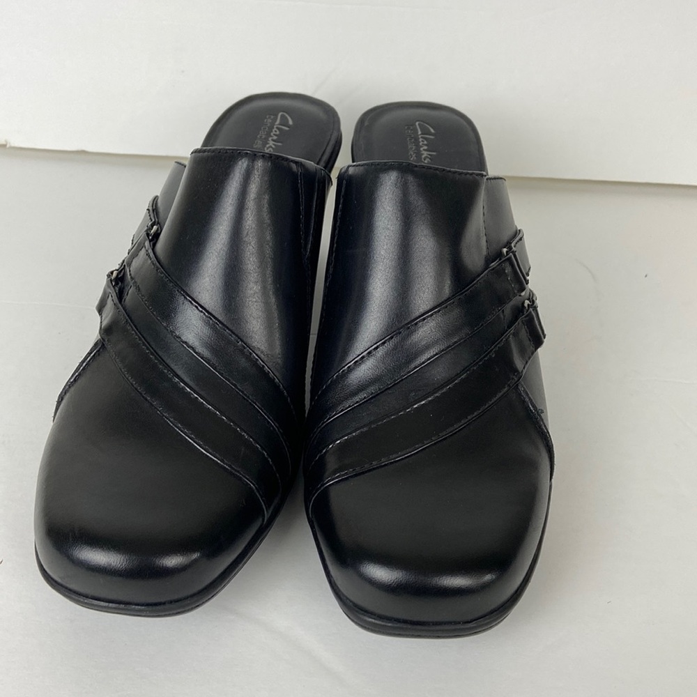 Clarks Bendable Leather Upper Mules